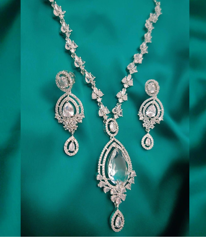 WHITE ARDEN AMERICAN DIAMOND JEWELLERY SET