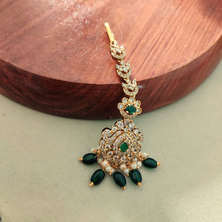 EMERALD NIRA MAANG TIKKA