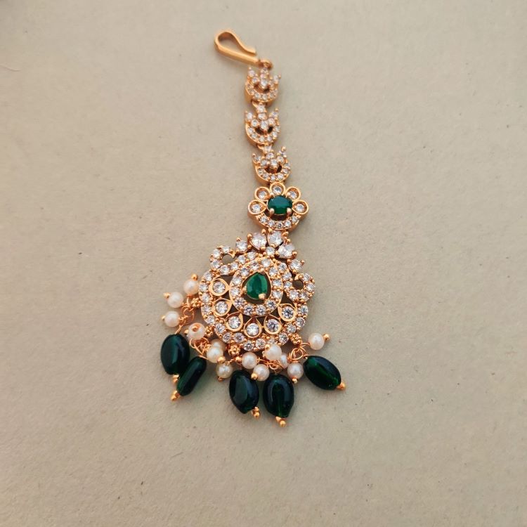 EMERALD NIRA MAANG TIKKA