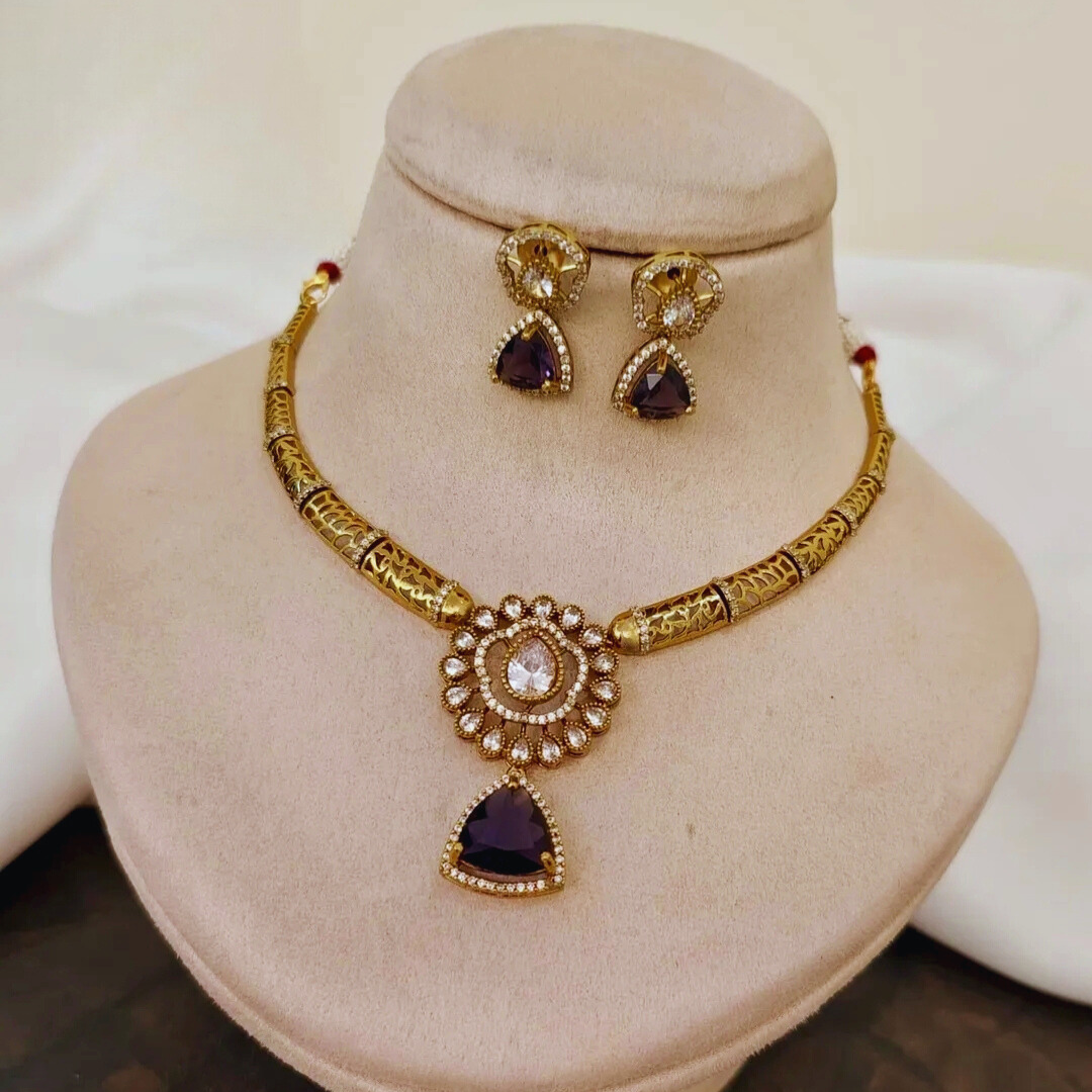 PURPLE MANJU WARRIER VICTORIAN JEWELLERY SET