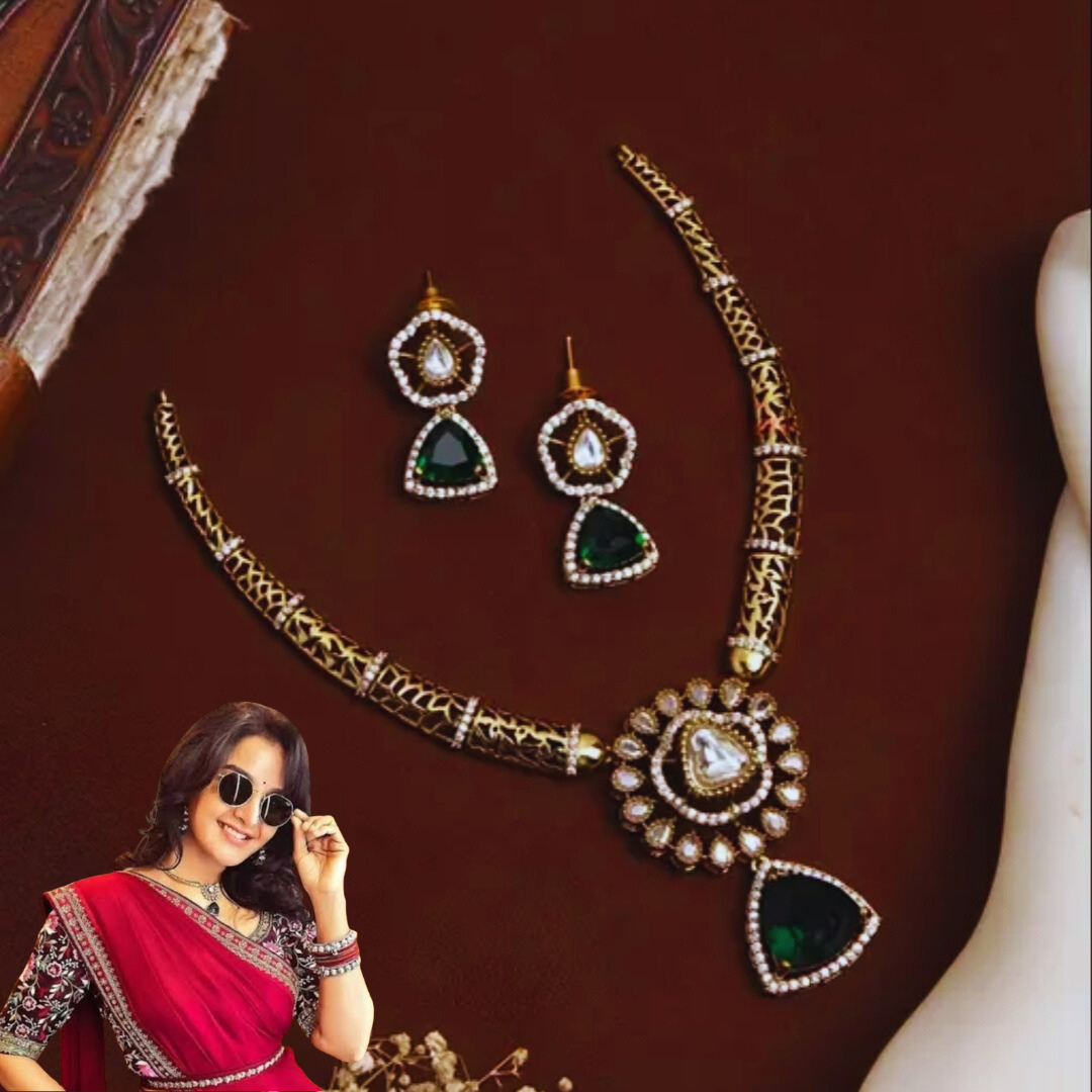 EMERALD MANJU WARRIER VICTORIAN JEWELLERY SET