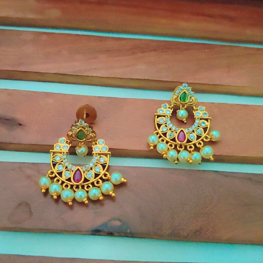 MULTICOLOR YALINI STUD EARRINGS