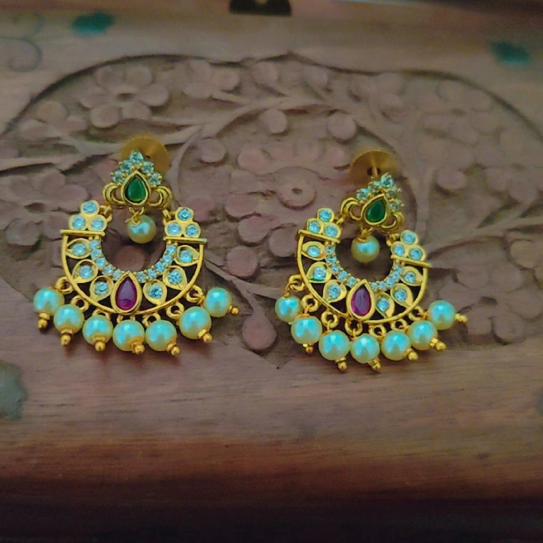 MULTICOLOR YALINI STUD EARRINGS