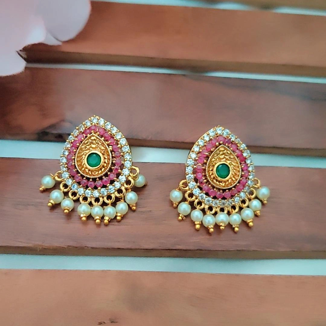 MULTICOLOR YADHANA STUD EARRINGS