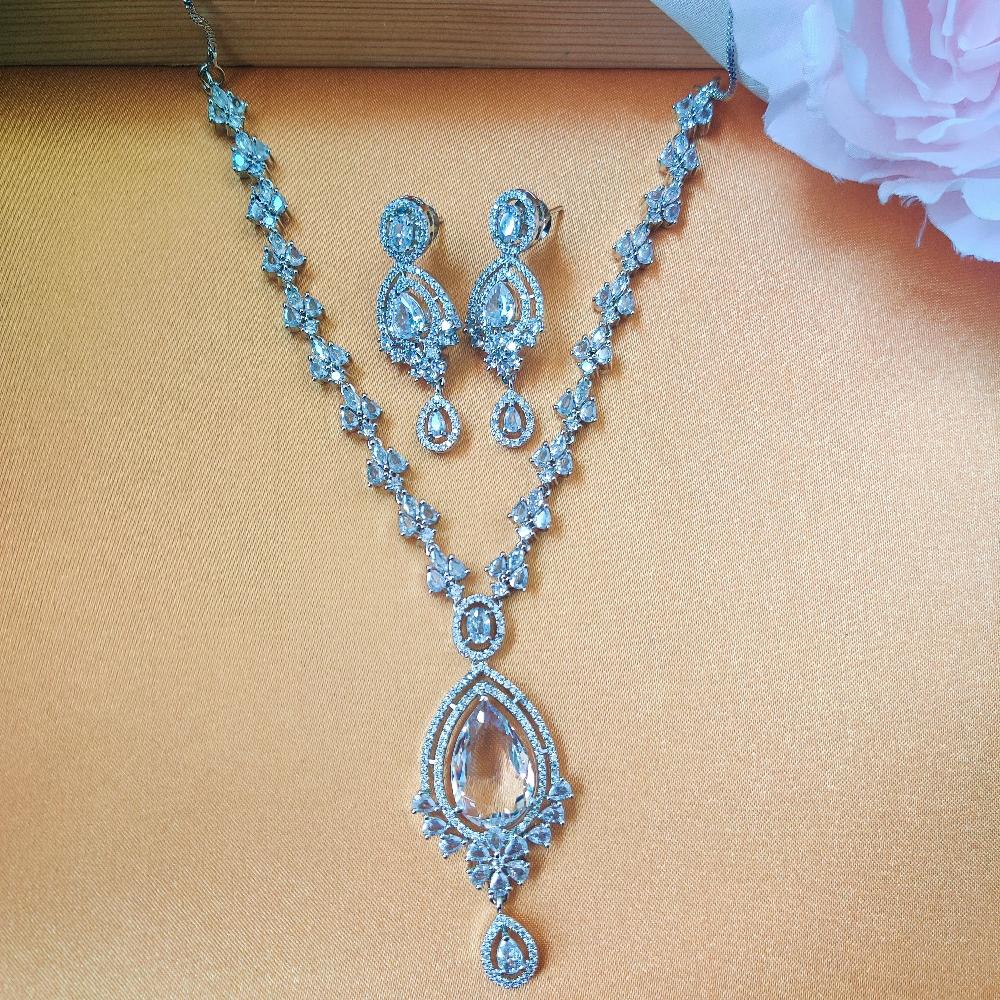 WHITE ARDEN AMERICAN DIAMOND JEWELLERY SET