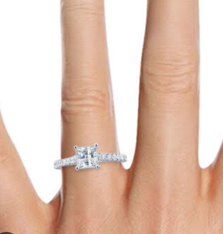BRISMA ADJUSTABLE AMERICAN DIAMOND RING