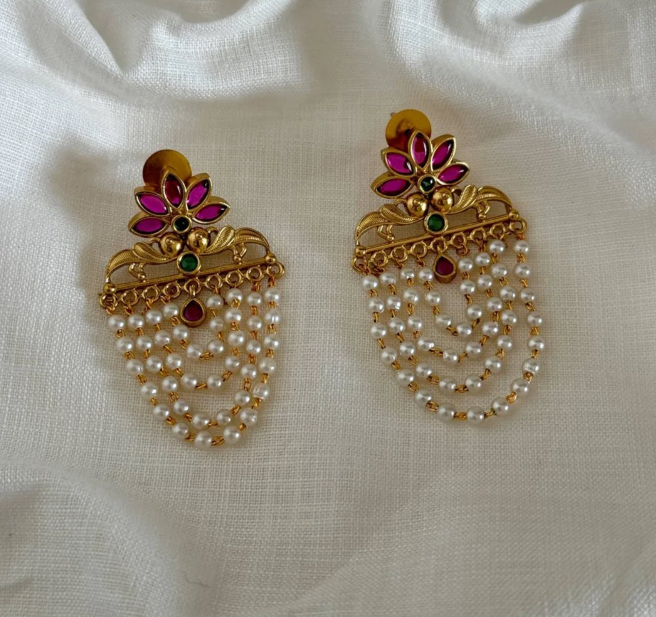 MULTICOLOR MIRRAW PEARL EARRINGS