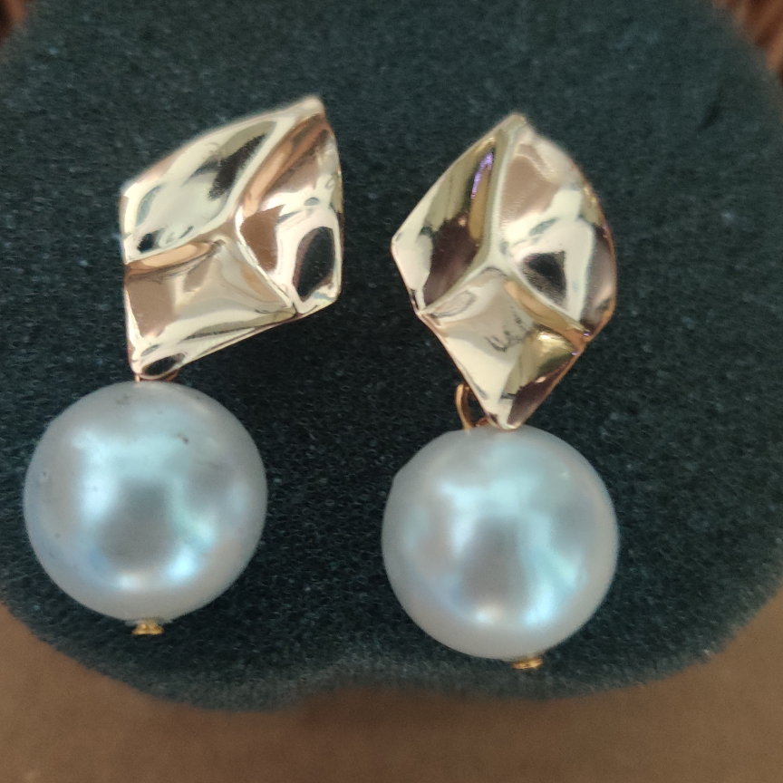 RITZ PEARL EARRINGS
