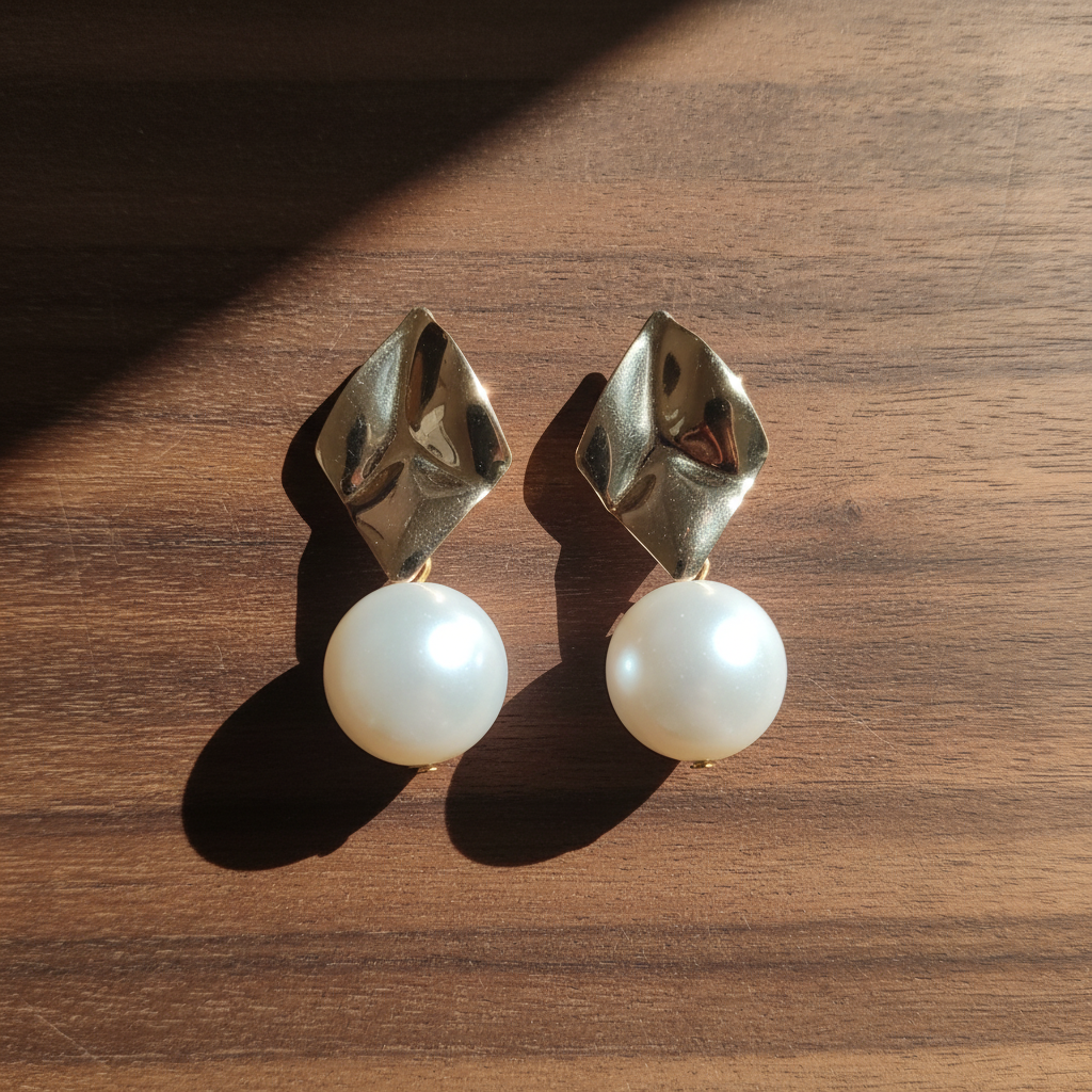 RITZ PEARL EARRINGS