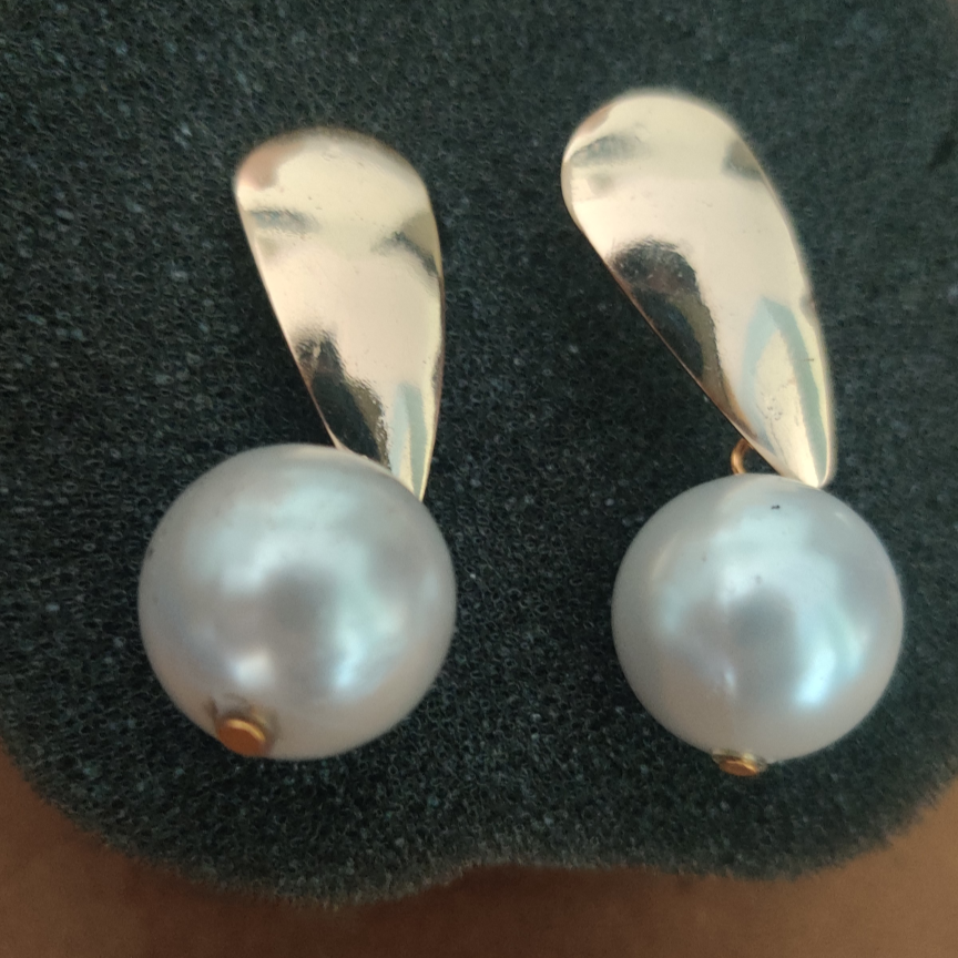 RIZZI PEARL EARRINGS