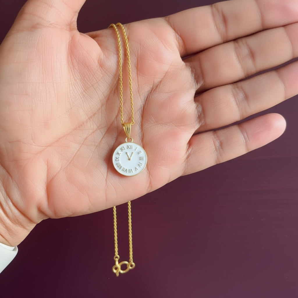 22K GOLD LOOK WHITE CLOCK SHORT CHAIN