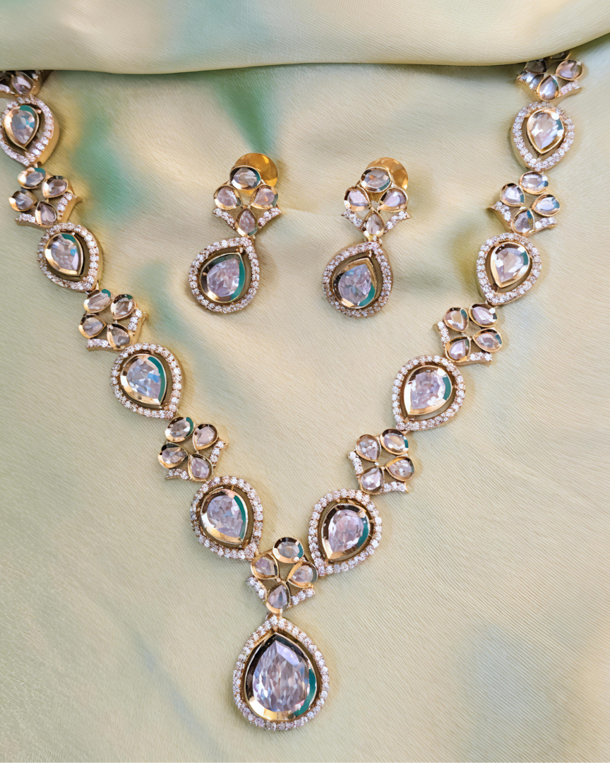 GOLDEN EILA ZIRCONIA JEWELLERY SET