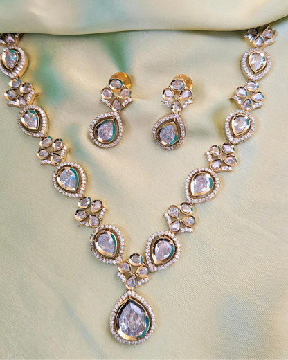 GOLDEN EILA ZIRCONIA JEWELLERY SET