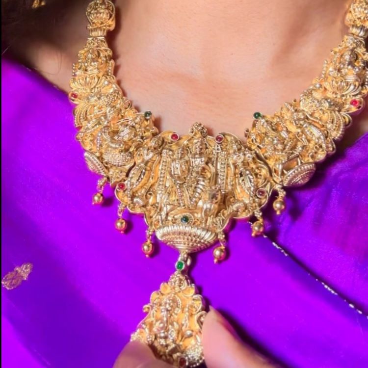 GOLDEN TRIPTA TEMPLE JEWELLERY SET