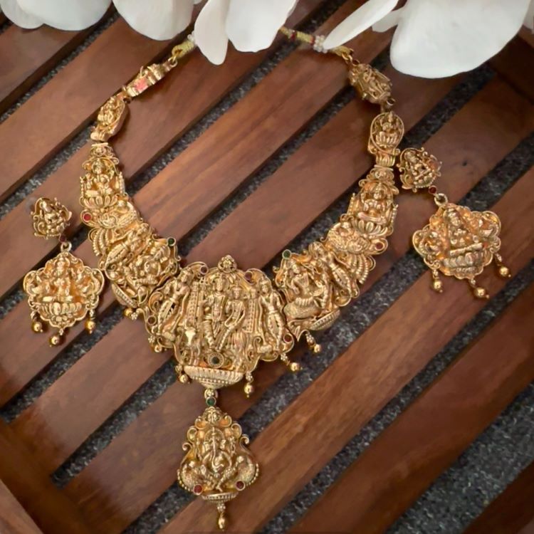 GOLDEN TRIPTA TEMPLE JEWELLERY SET