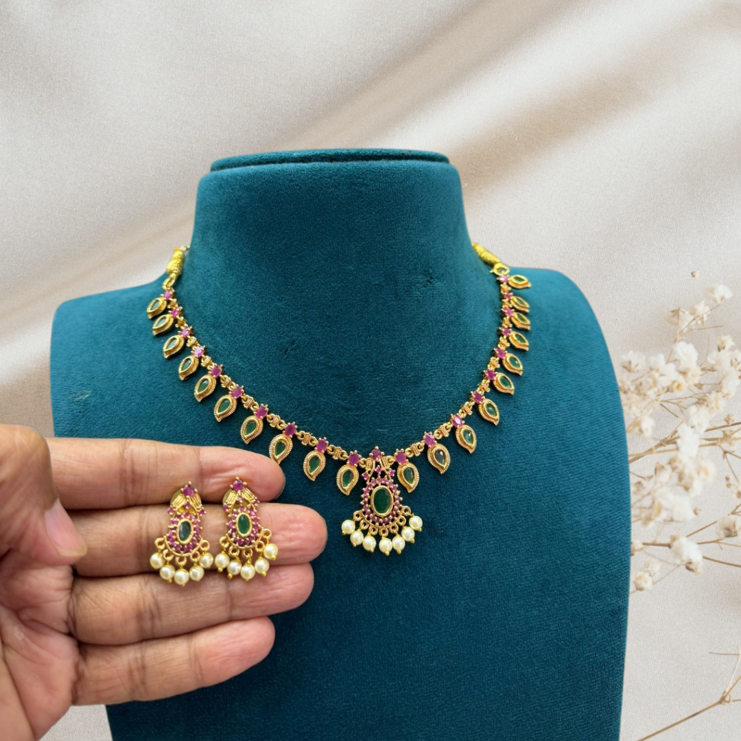 MULTICOLOR SIYURA JEWELLERY SET