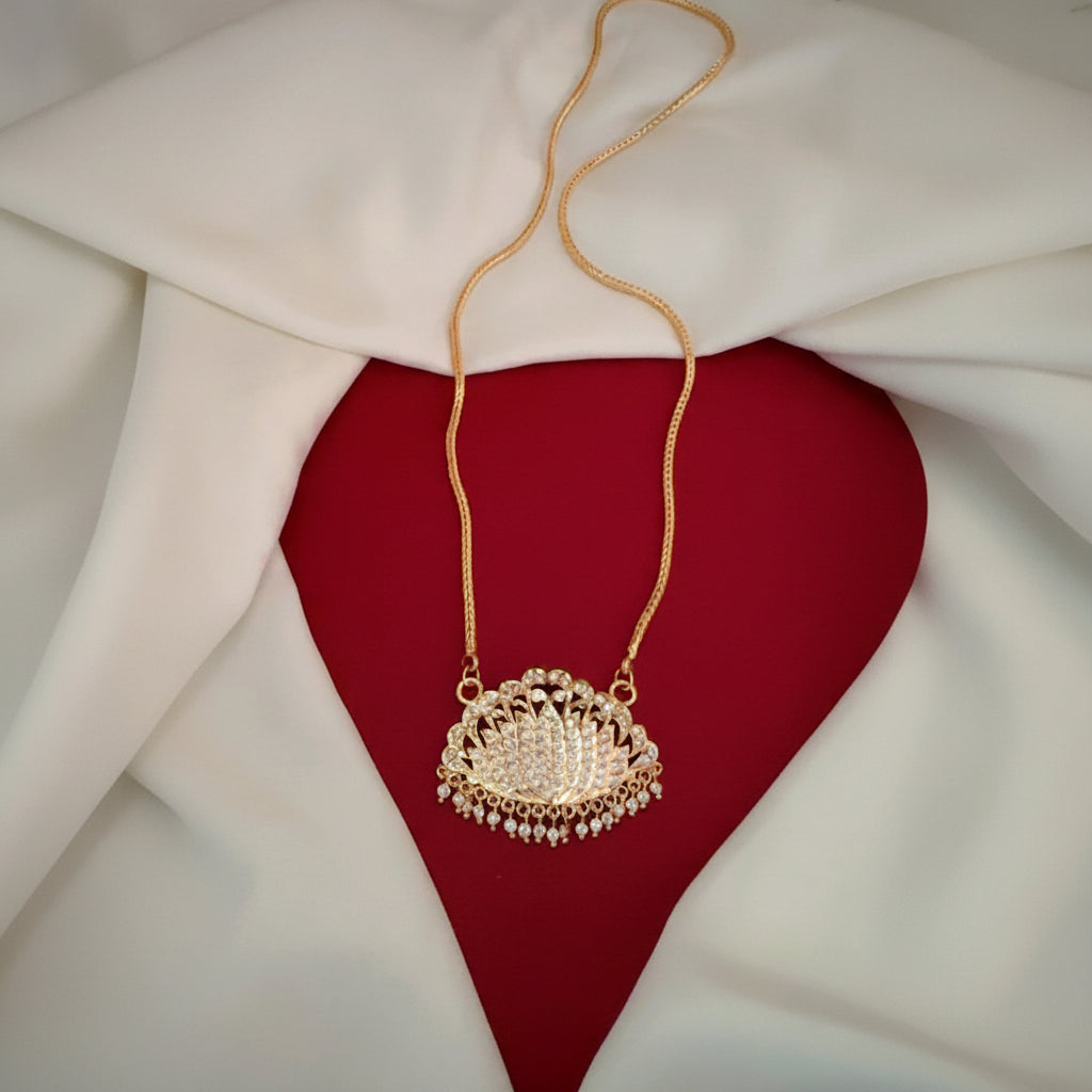 WHITE KAMALI IMPON LONG DOLLAR CHAIN