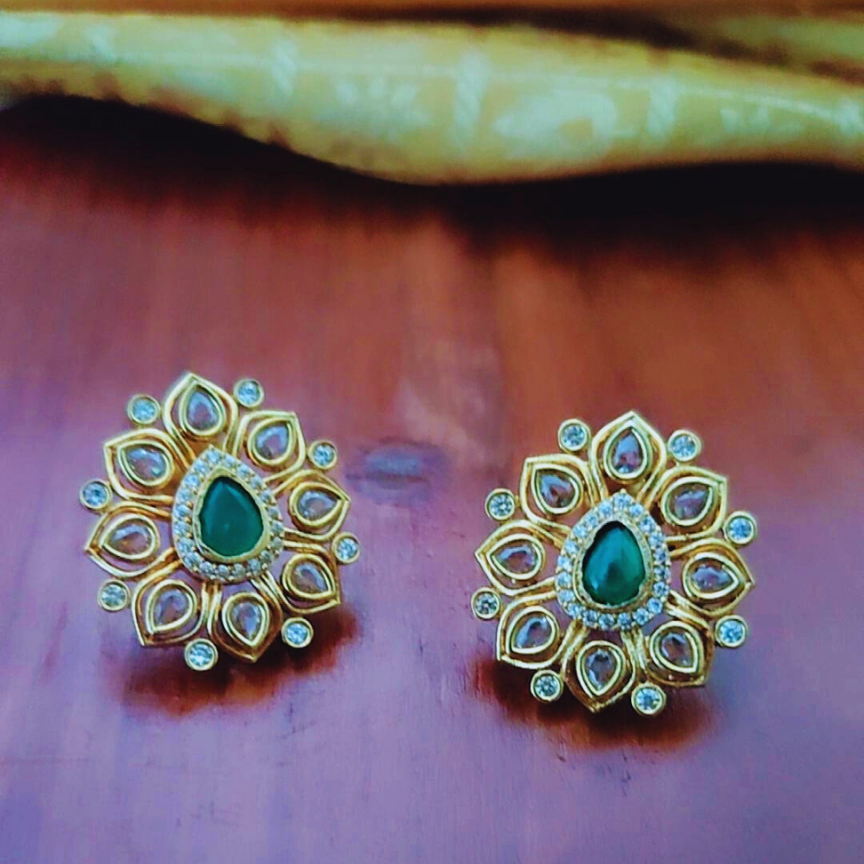 EMERALD SIYA ZIRCONIA EARRINGS