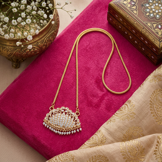 WHITE KAMALI IMPON LONG DOLLAR CHAIN