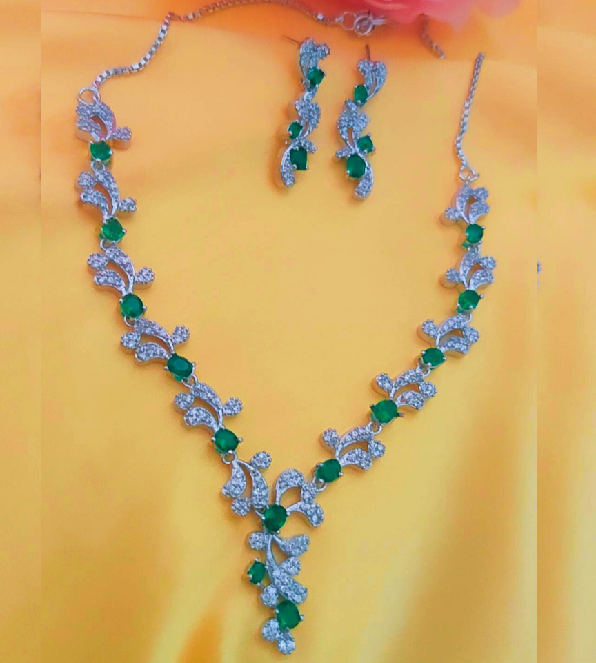 Emerald american diamond Necklace Set