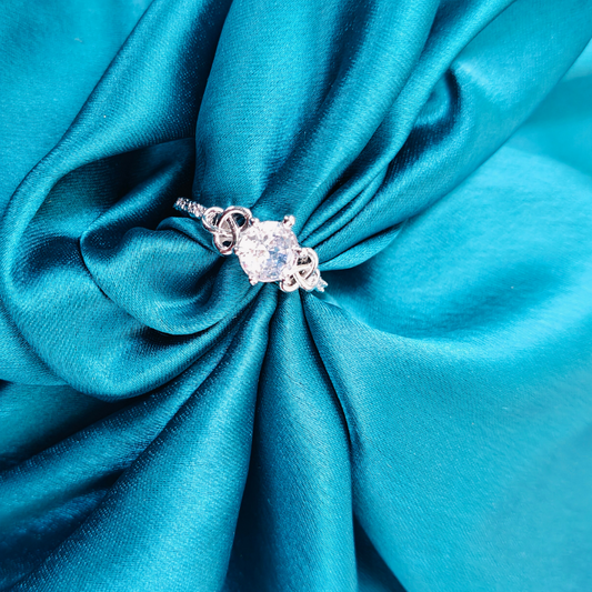 NITA ADJUSTABLE AMERICAN DIAMOND RING