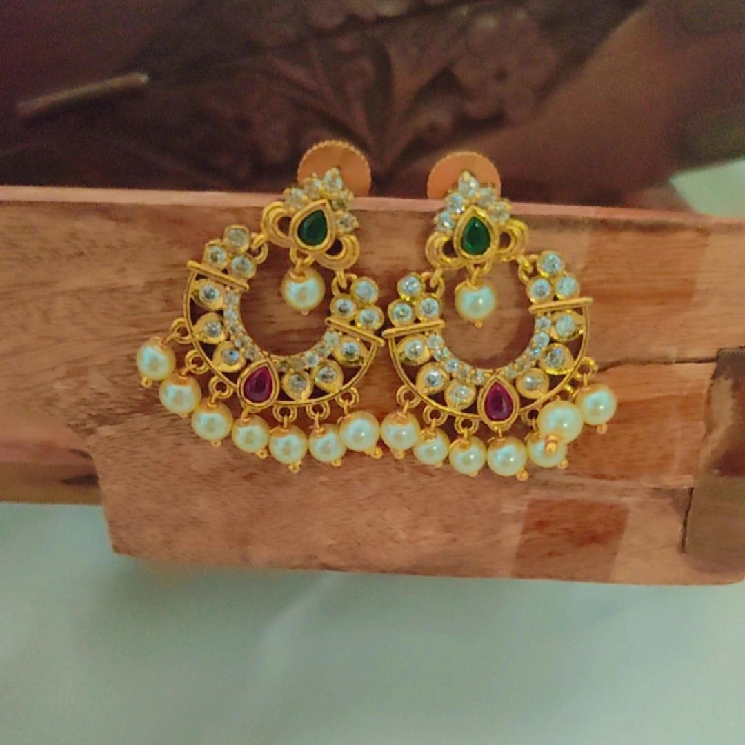 MULTICOLOR YALINI STUD EARRINGS