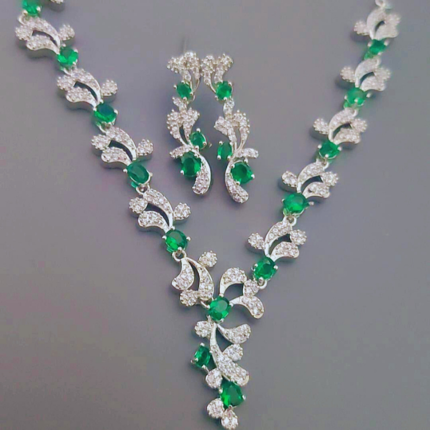 EMERALD GRACE AMERICAN DIAMOND JEWELLERY SET