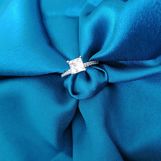 BRISMA ADJUSTABLE AMERICAN DIAMOND RING