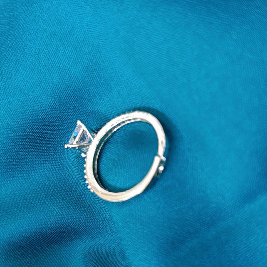 BRISMA ADJUSTABLE AMERICAN DIAMOND RING