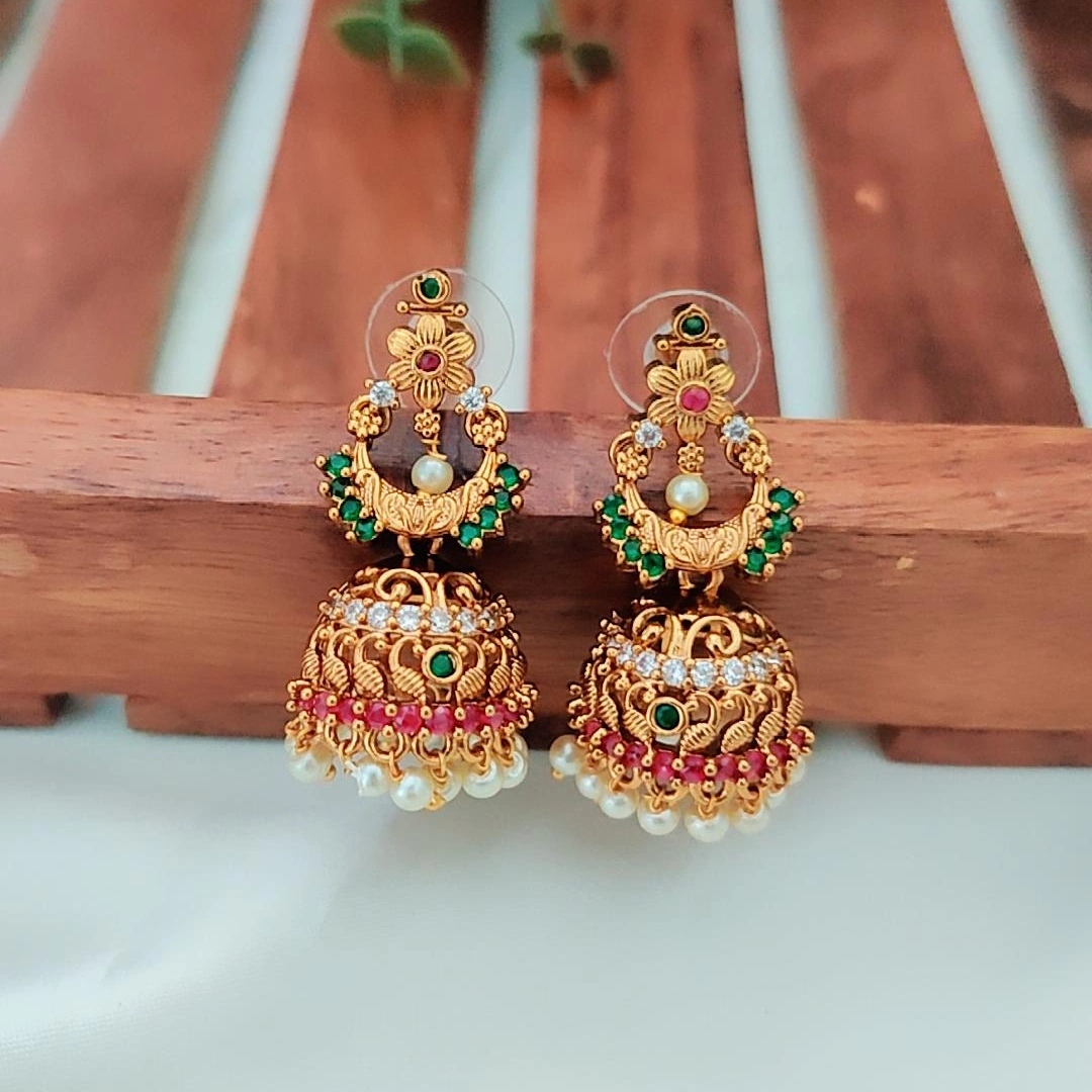 Trendy Golden Jhumki