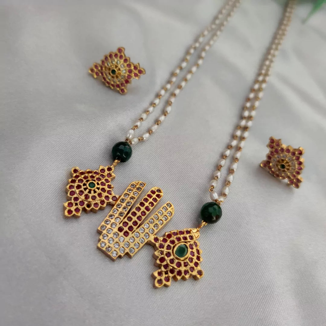 Trendy pearl chain set for women