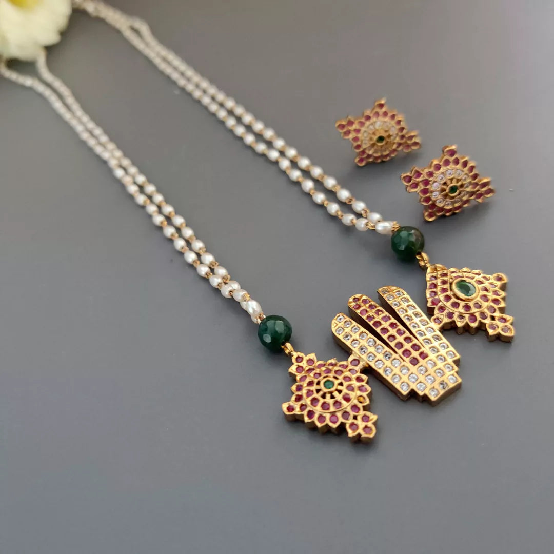 Trendy pearl chain set for women