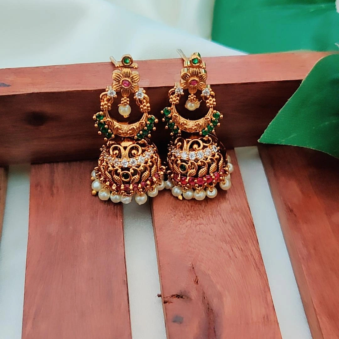Trendy Golden Jhumki