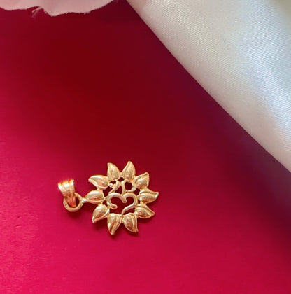 18K GOLD POLISH OM PENDANT