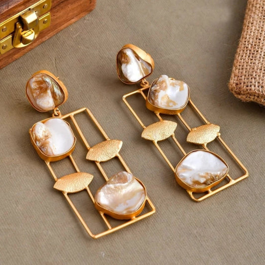 COLVA PEARL EARRINGS