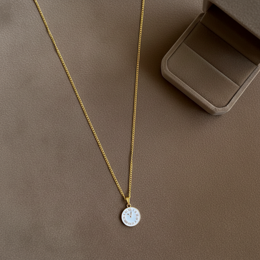 18K GOLD LOOK WHITE CLOCK SHORT CHAIN