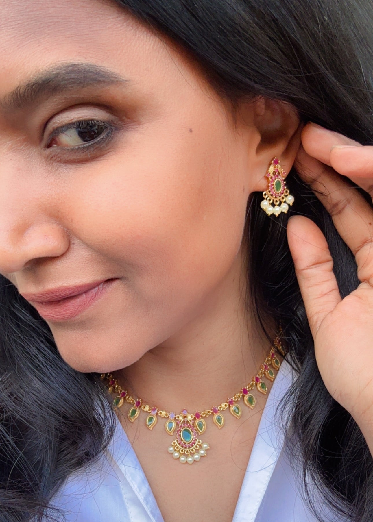 MULTICOLOR SIYURA JEWELLERY SET