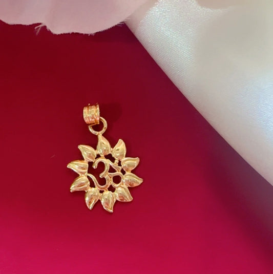18K GOLD POLISH OM PENDANT