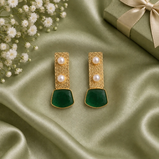 EMERALD KRIYA STUD EARRINGS