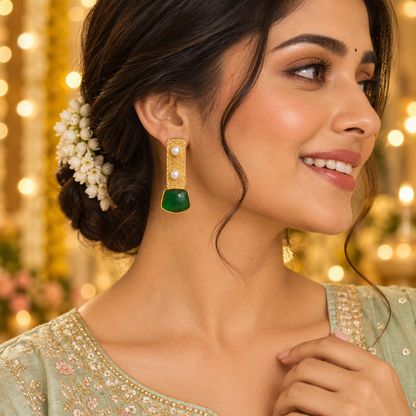 EMERALD KRIYA STUD EARRINGS