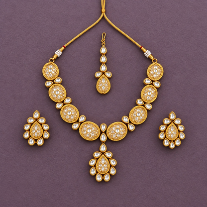 GOLDEN TYAANI KUNDAN JEWELLERY SET