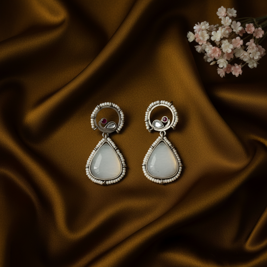 WHITE ANALA SILVER PLATED EARRINGS