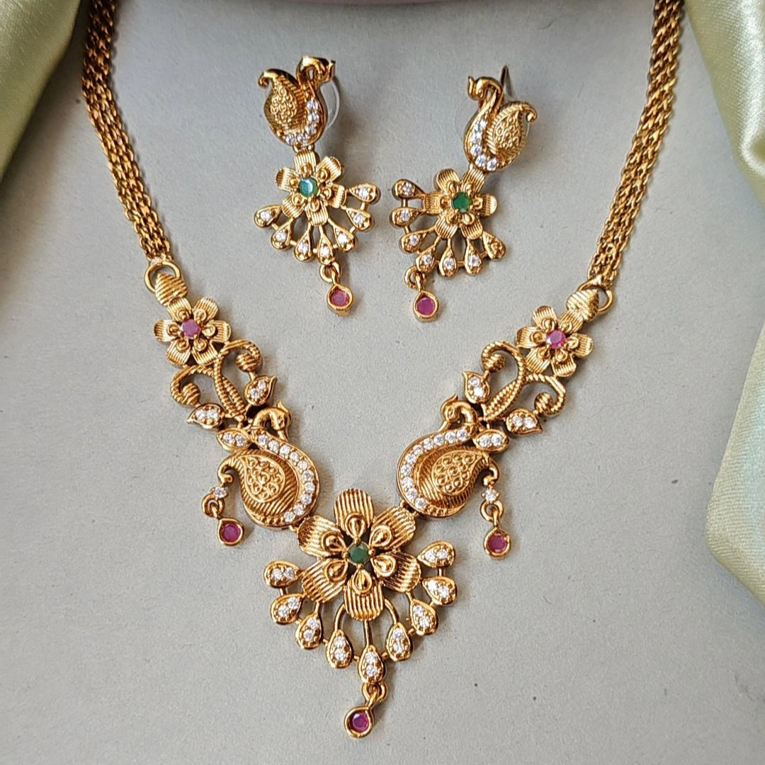 GOLDEN NETHA TEMPLE JEWELLERY SET