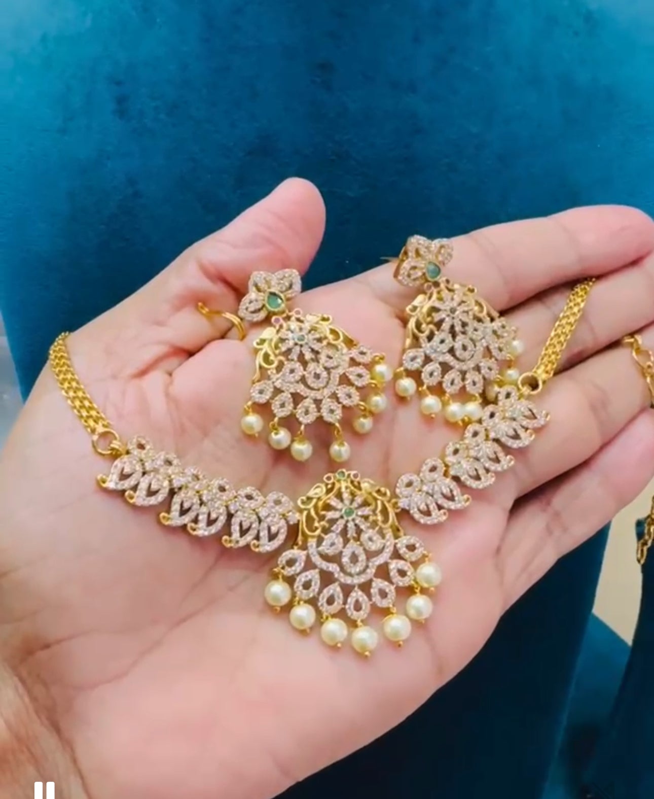 GOLDEN PRAHASINI TEMPLE JEWELLERY SET