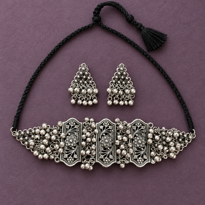 GHUNGROO BLACK POLISH JEWELLERY SET