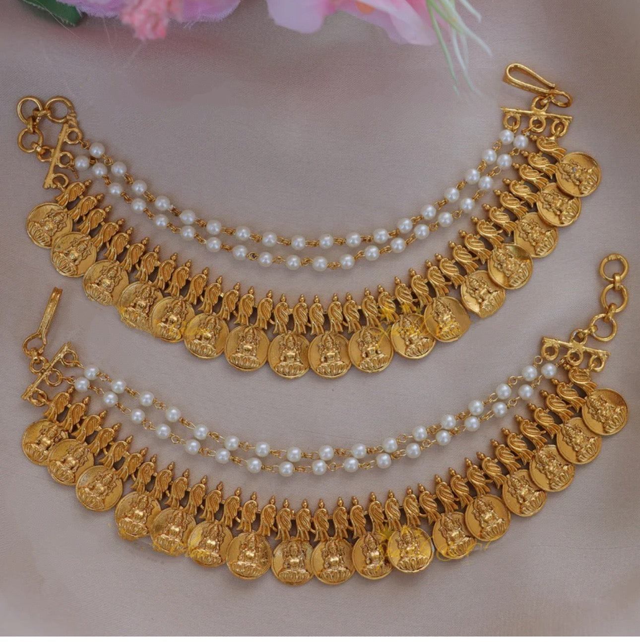 PREMIUM COIN THREE LAYER PEARL EAR CHAIN
