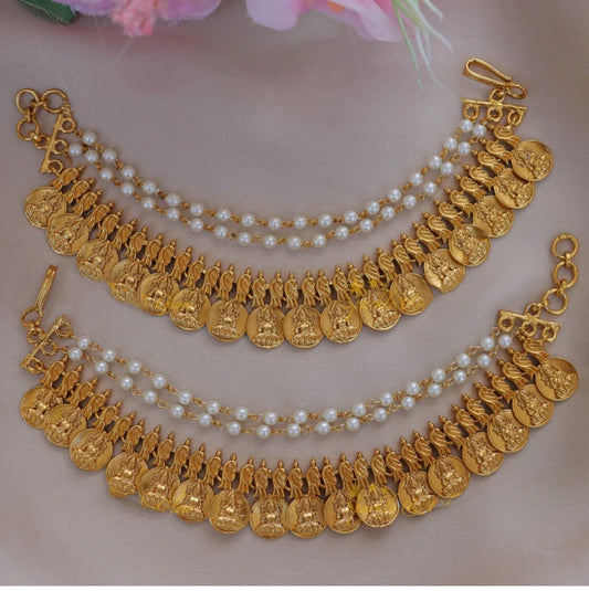 PREMIUM COIN THREE LAYER PEARL EAR CHAIN