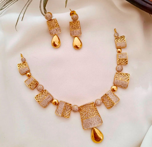 GOLDEN DITI ZIRCONIA JEWELLERY SET