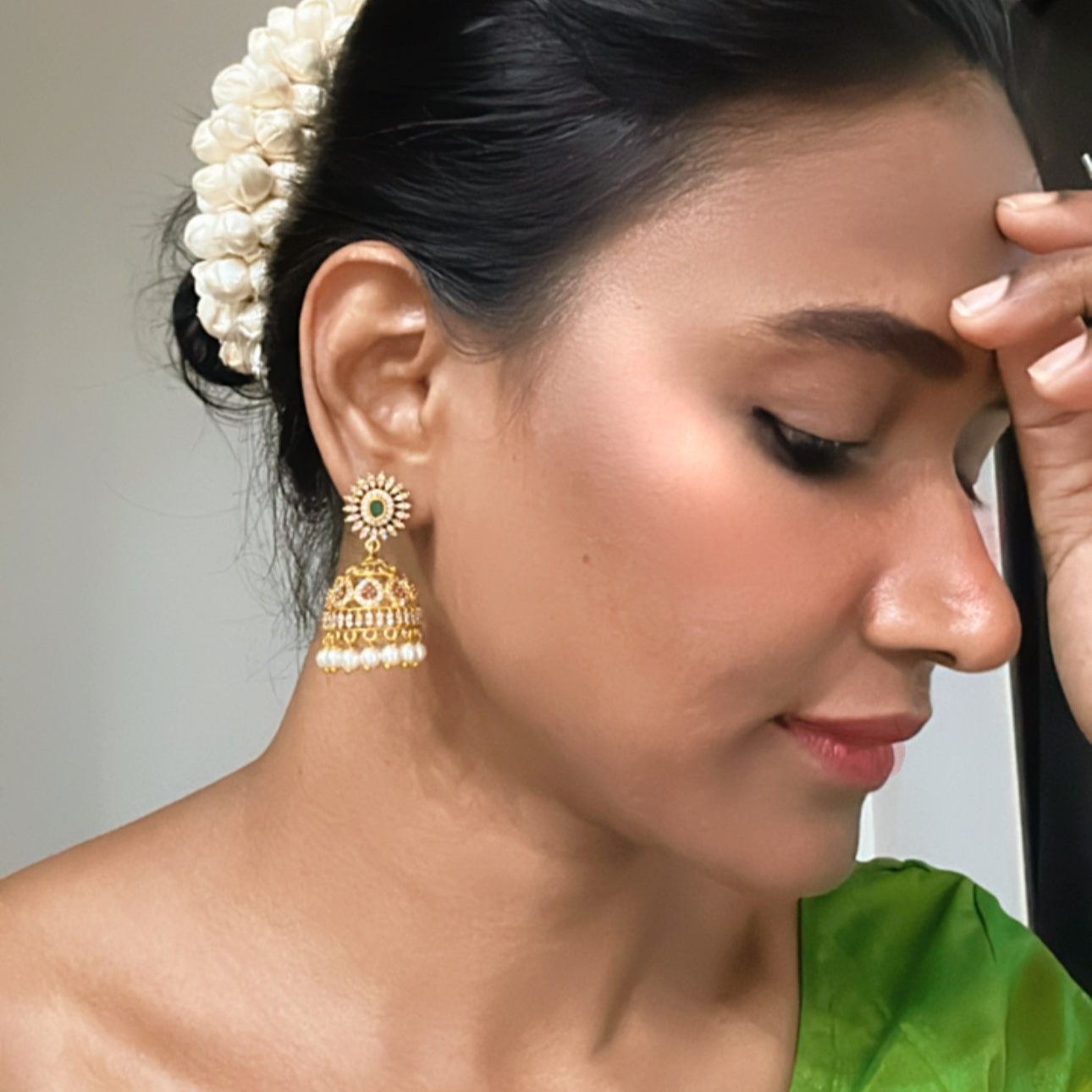 GOLDEN NIYANA ZIRCONIA JHUMKI