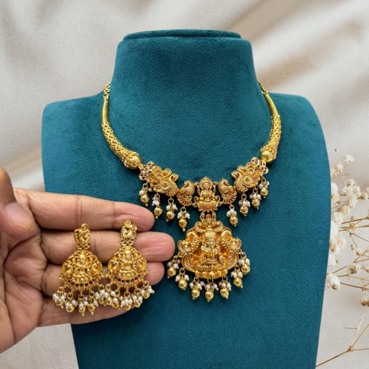 GOLDEN UMYAL JEWELLERY SET